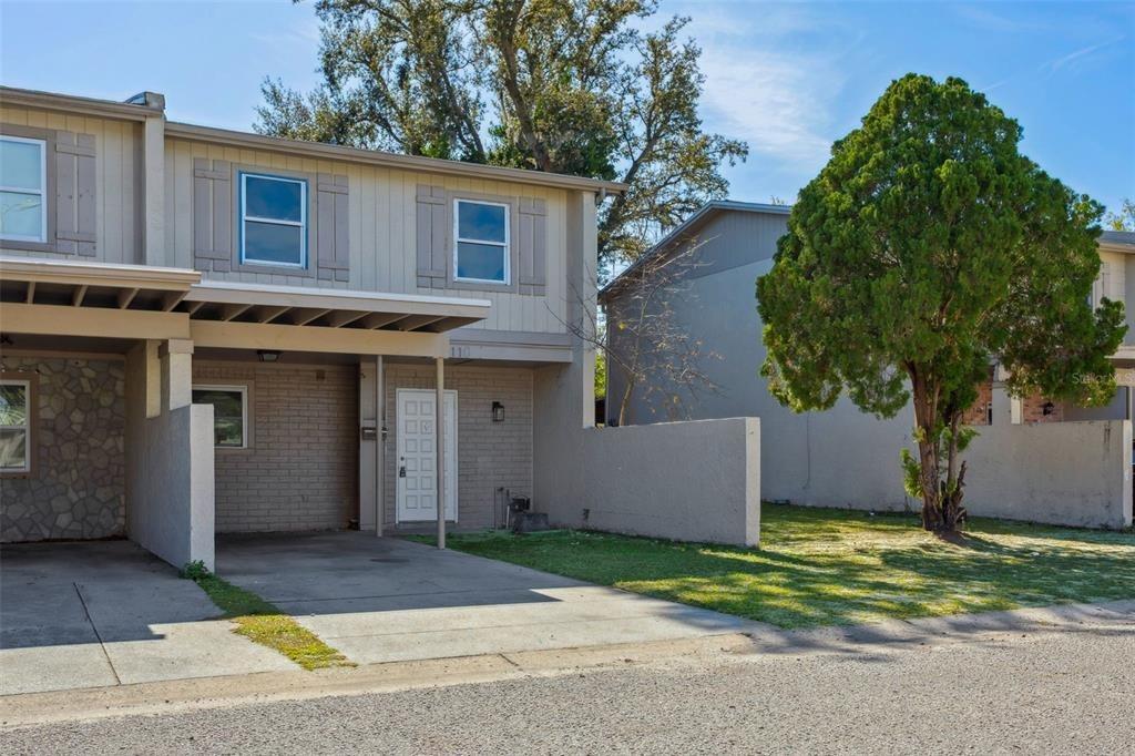 Tennis Court Cir, Tampa, FL 33617