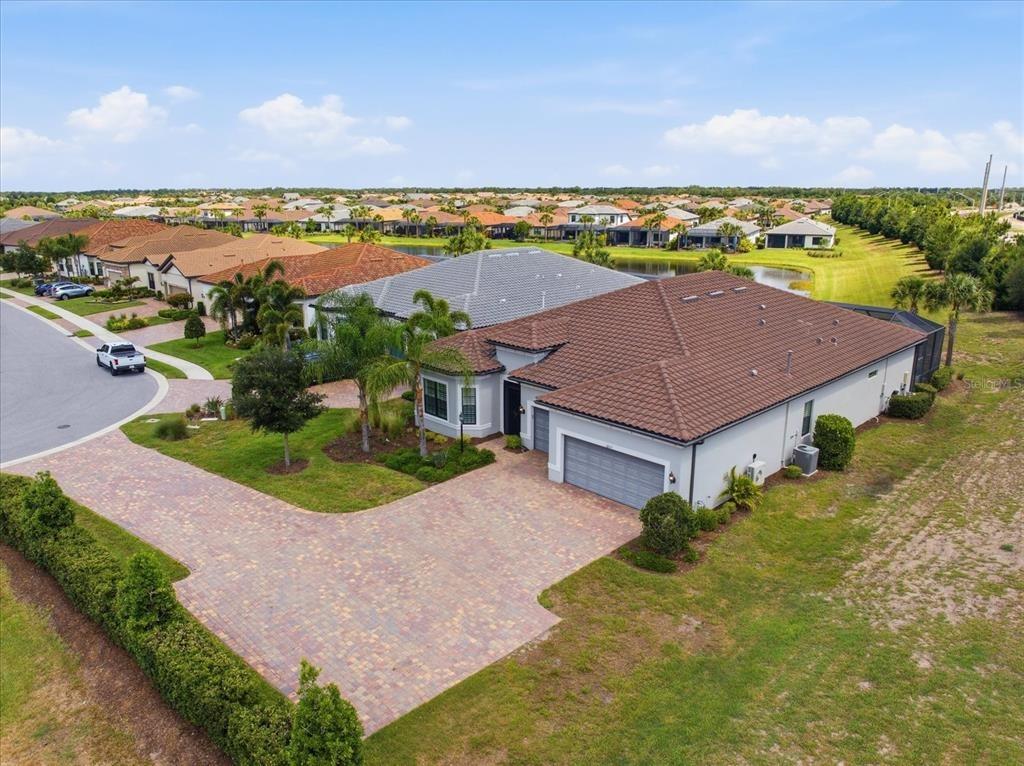 Littleton Pl, Bradenton, FL 34202