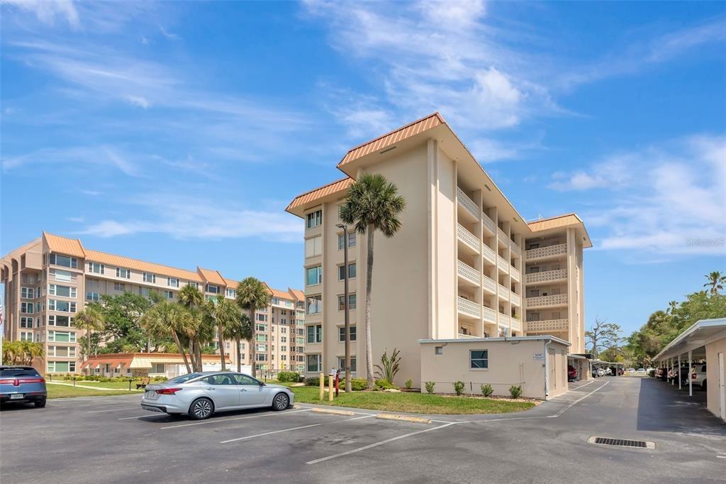 Edgewater Dr, Dunedin, FL 34698