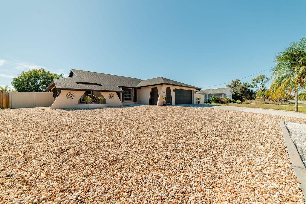 Carnation Ave, Englewood, FL 34224