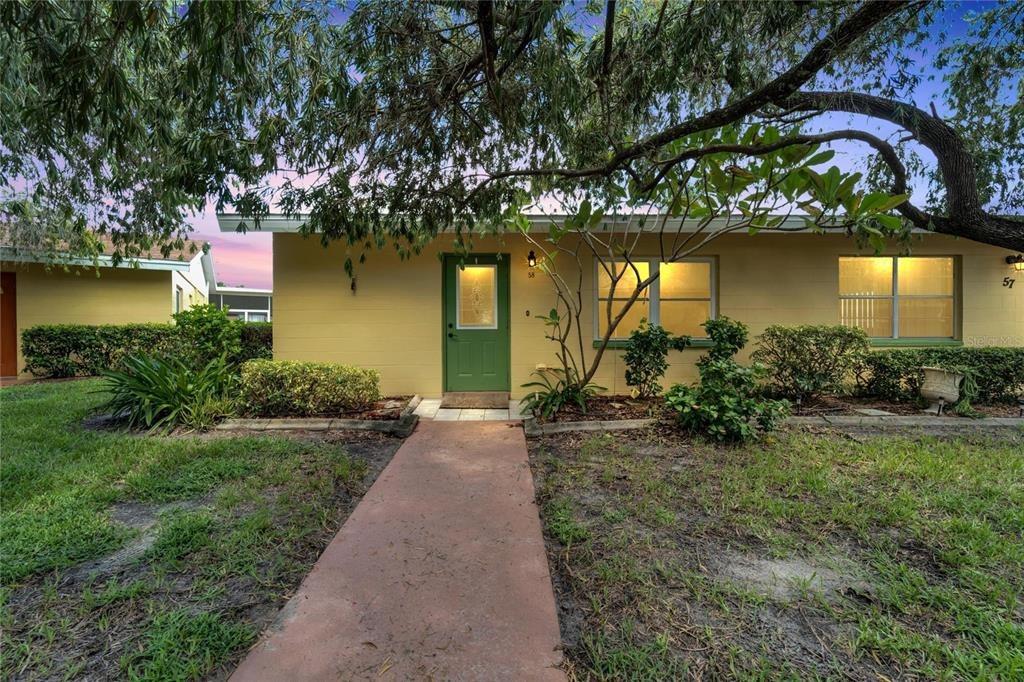 Dorchester Pl, Sun City Center, FL 33573