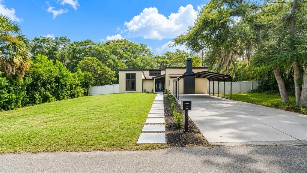 E Lake Burrell Dr, Lutz, FL 33549