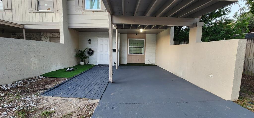 Tennis Court Cir, Tampa, FL 33617
