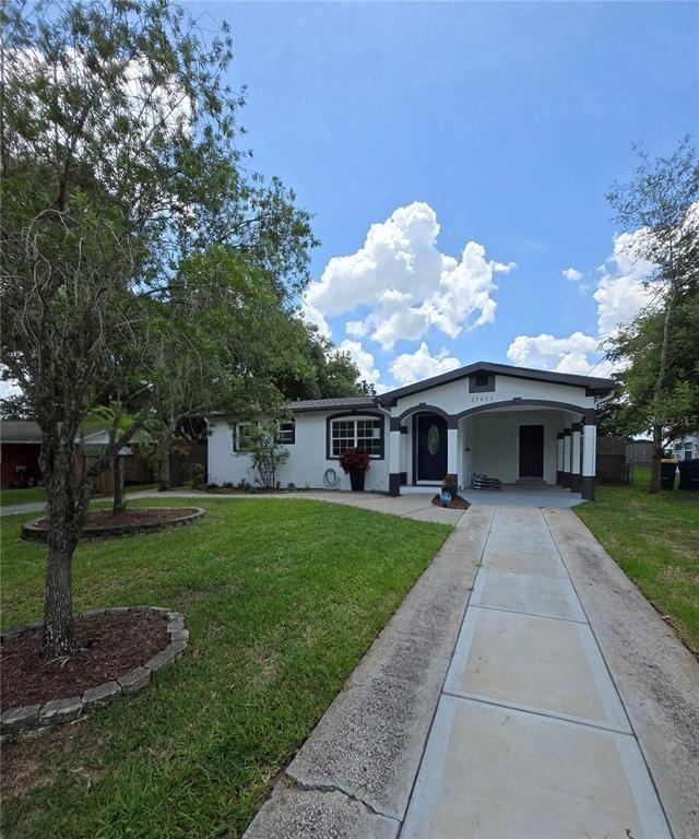Vista Dr, Dade City, FL 33523