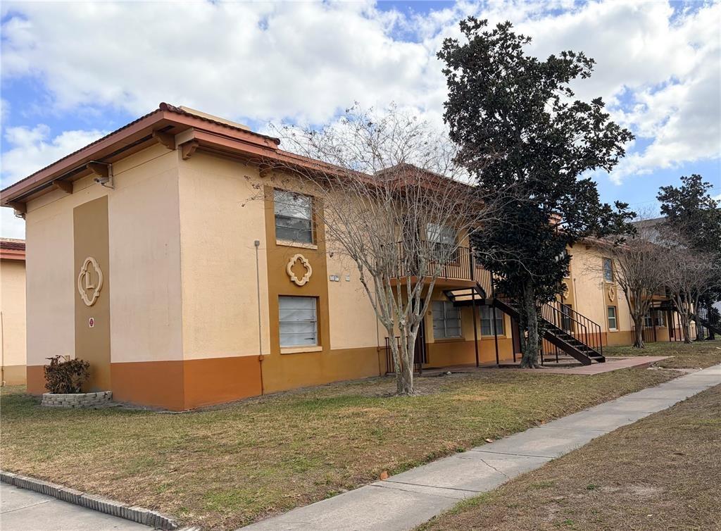 Ridenhour Cir, Orlando, FL 32809