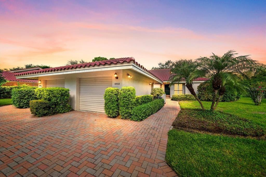 Kestral Park Cir, Sarasota, FL 34231