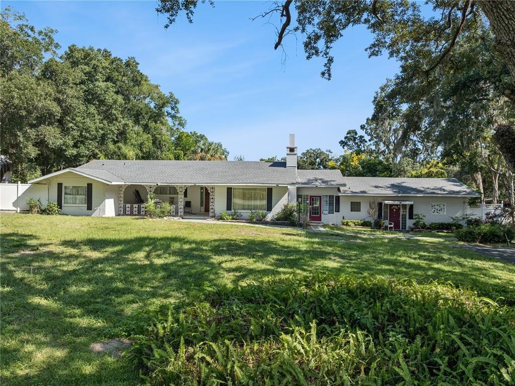 E Crooked Lake Dr, Eustis, FL 32726