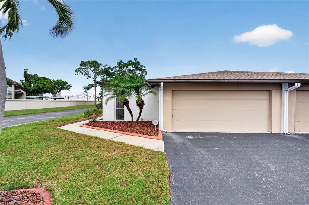 N Village Ct, Sarasota, FL 34231