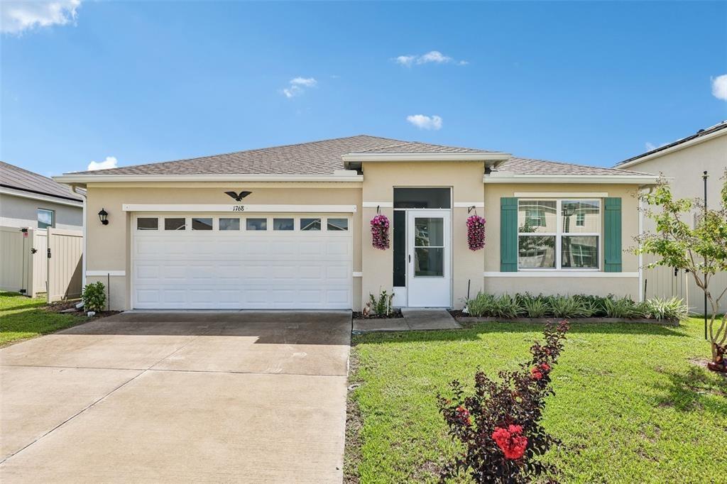 Henin Cir, Tavares, FL 32778