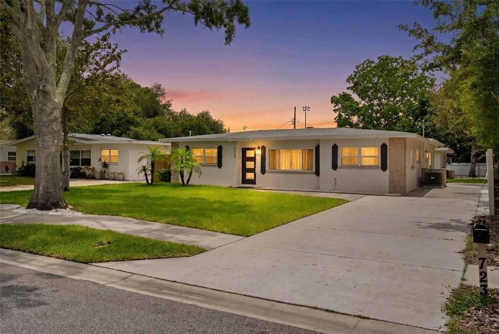 W Bayshore Dr, Tarpon Springs, FL 34689