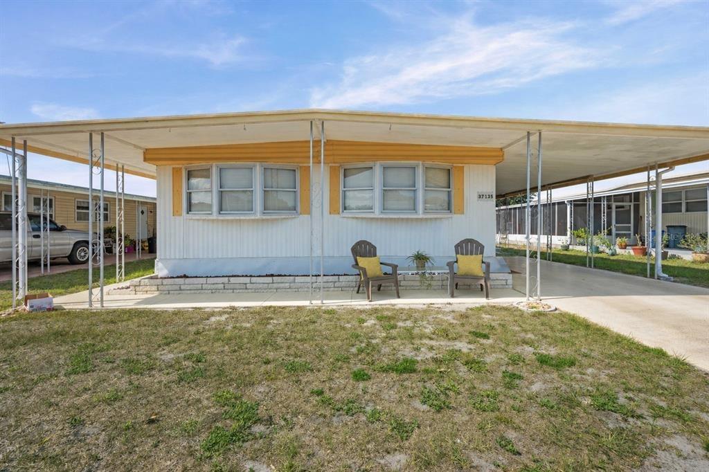 Sandra Ave, Zephyrhills, FL 33542