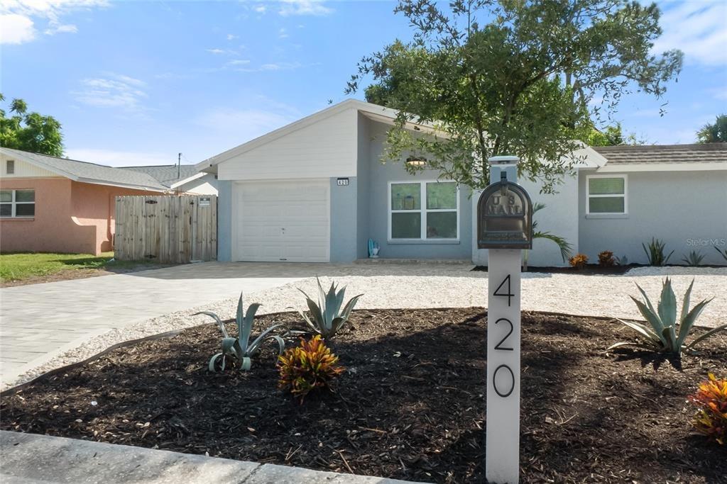 Melody Cir, Sarasota, FL 34237