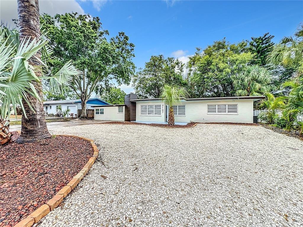 Pine Ter, Sarasota, FL 34231
