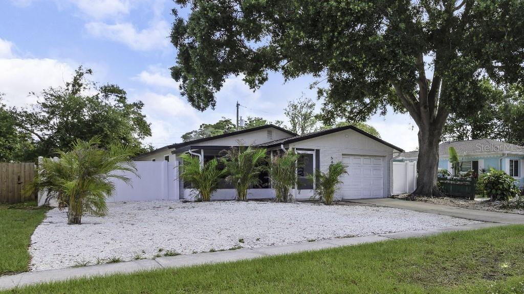 15th Ave S, Gulfport, FL 33707