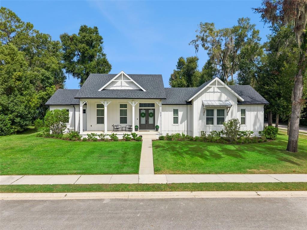 W Washington Ave, Lake Helen, FL 32744