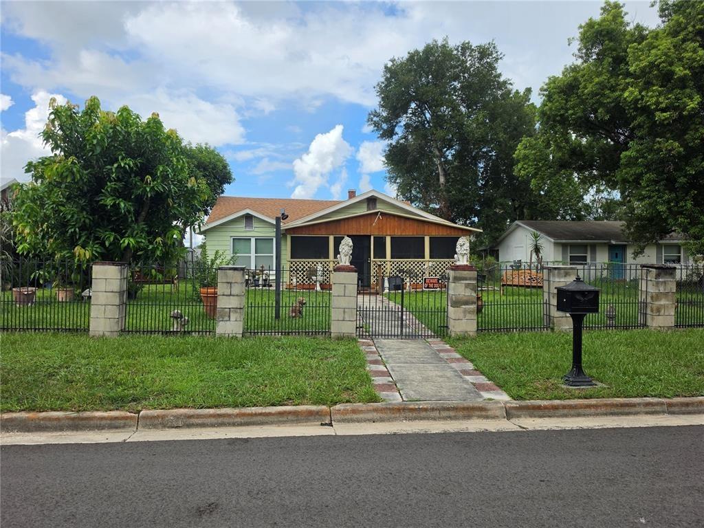 N 3rd St, Lake Wales, FL 33853