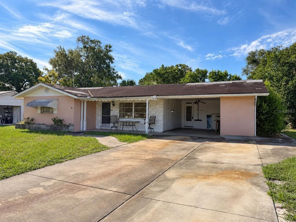 E Roberts St, Orange City, FL 32763
