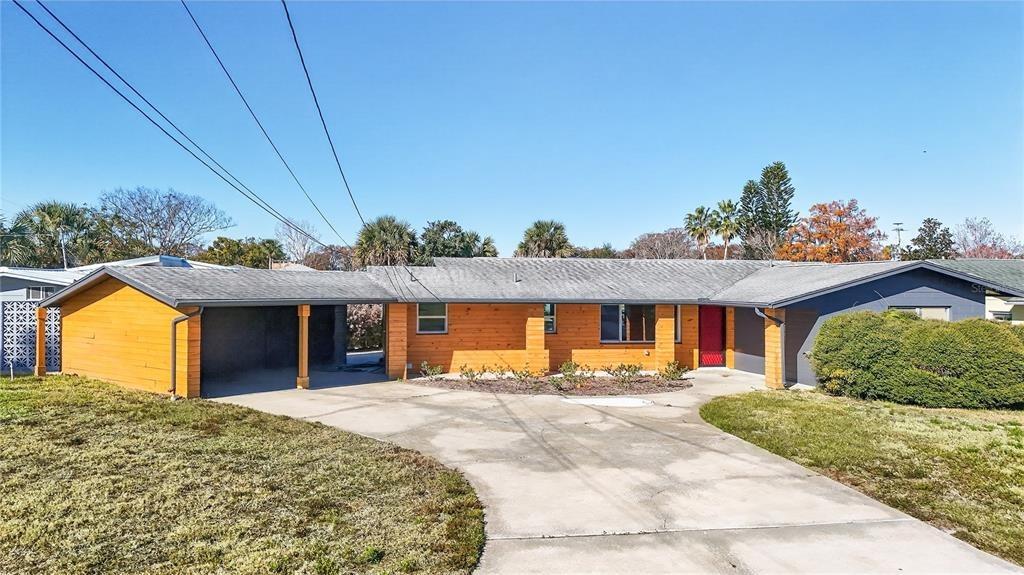 Canal Ct, Tavares, FL 32778
