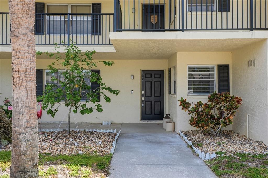 Palm Aire Ln, Sarasota, FL 34243