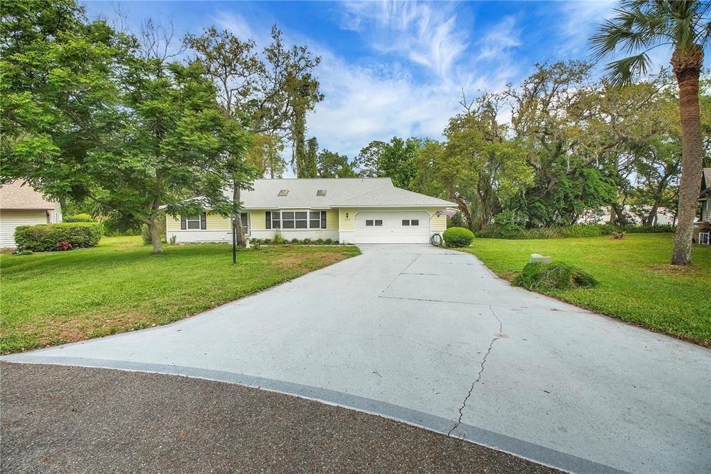 River Glass Ct, Leesburg, FL 34788