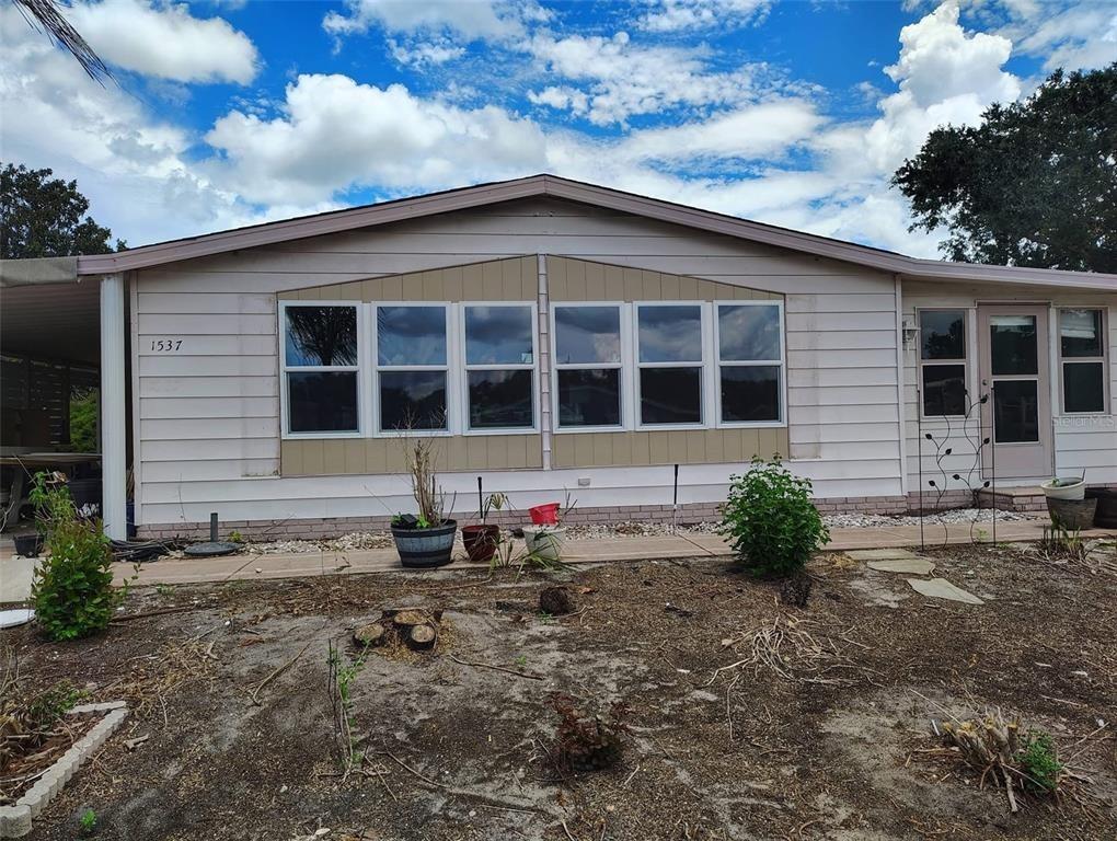 Doral Cir, Lady Lake, FL 32159