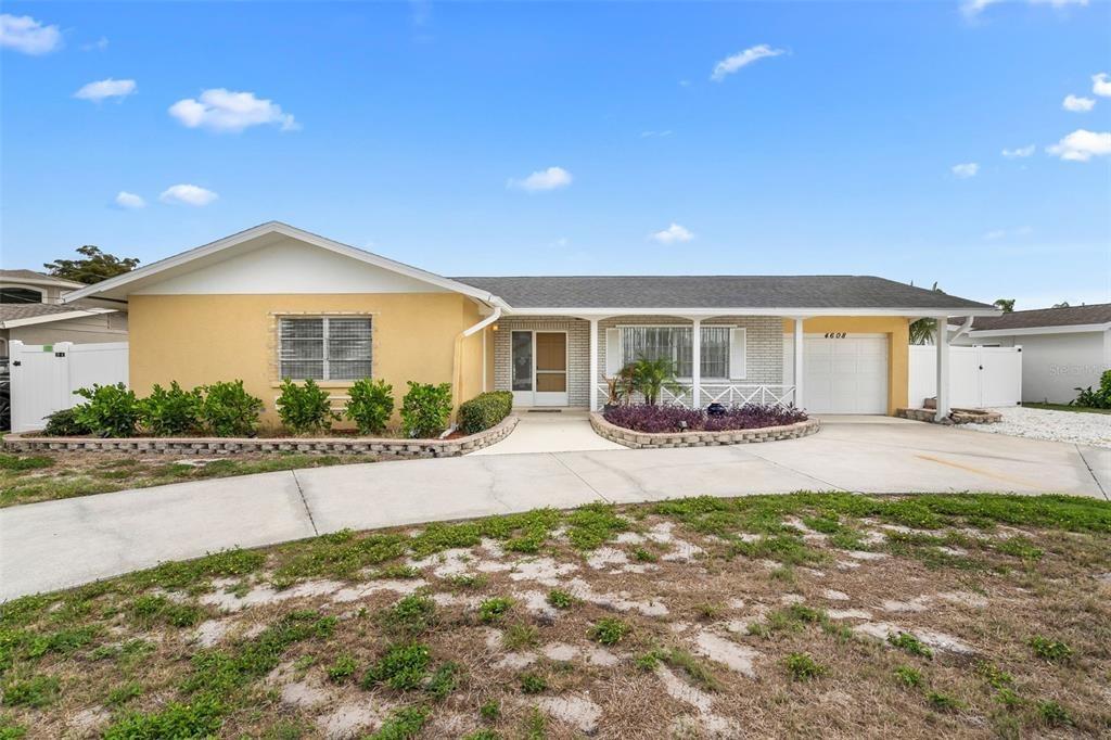 Arlington Rd, Palmetto, FL 34221