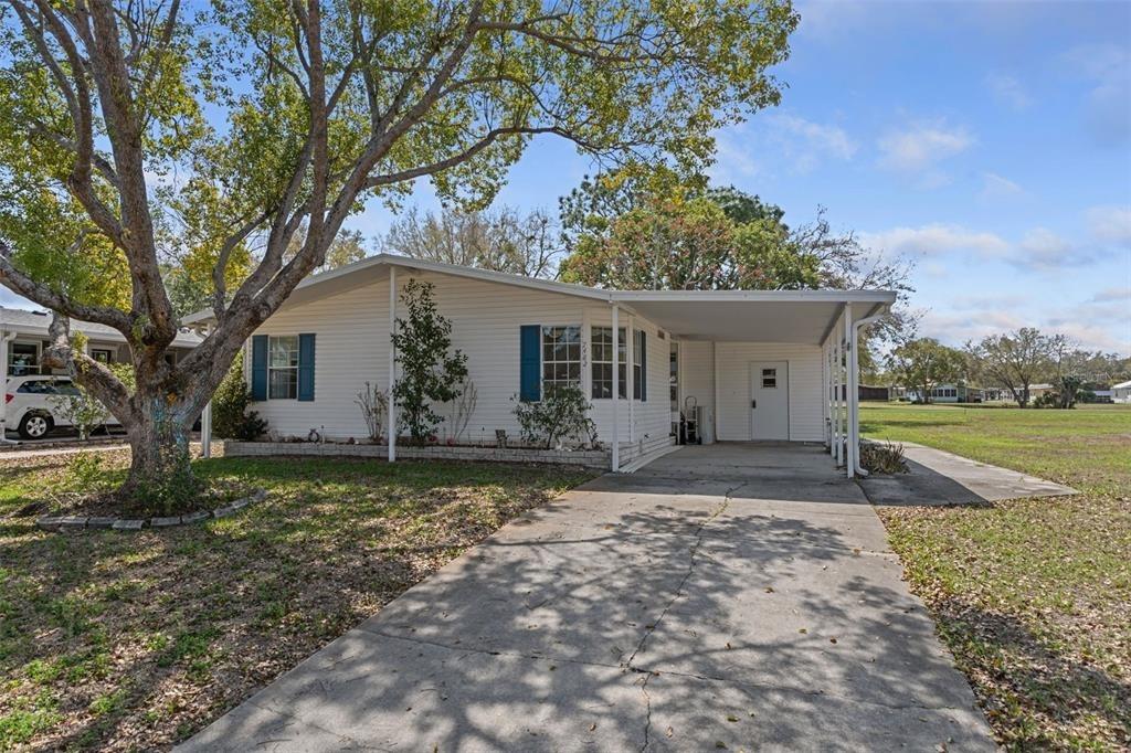 Dinsmore St, Brooksville, FL 34613
