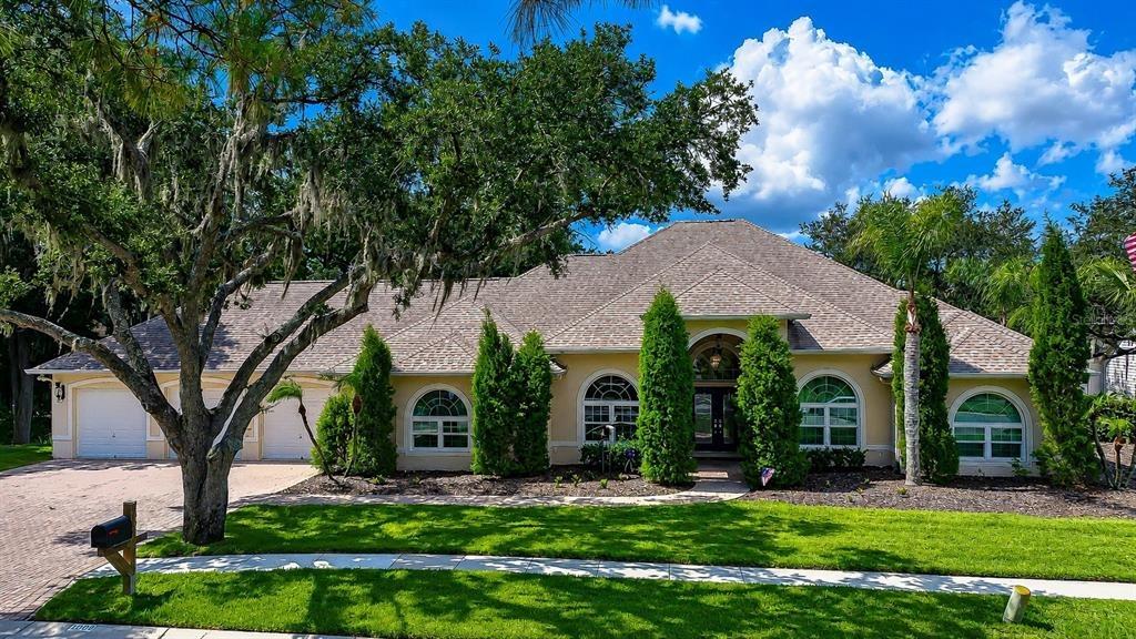 Emerald Creek Dr, Valrico, FL 33596