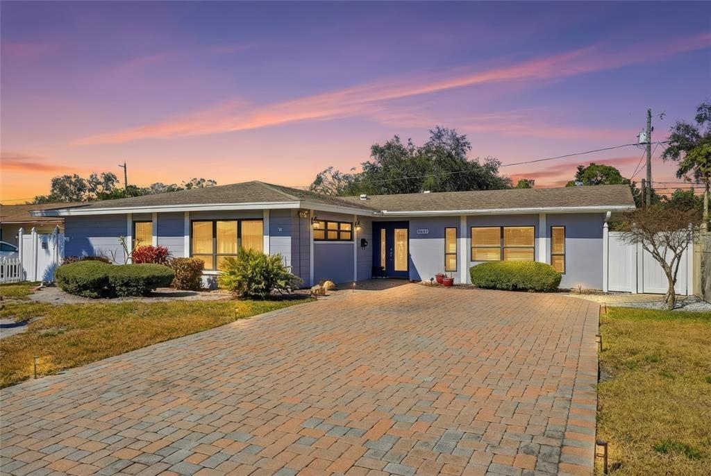 12th Ave N, Saint Petersburg, FL 33710