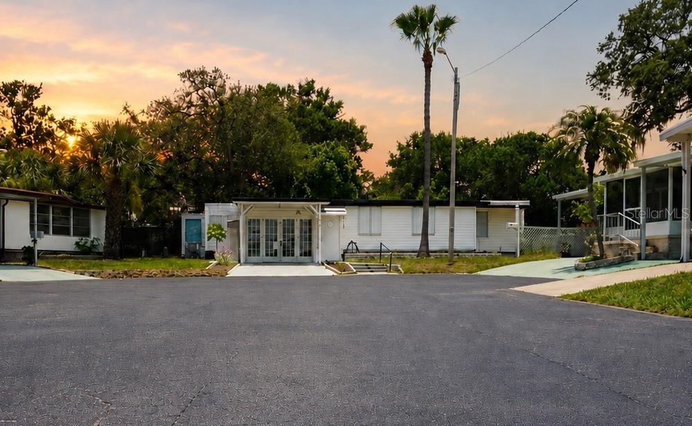 7th St Nw, Largo, FL 33770