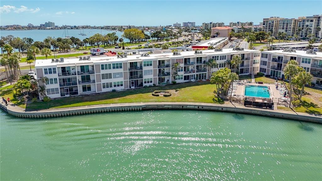 Bay Island Dr S, South Pasadena, FL 33707