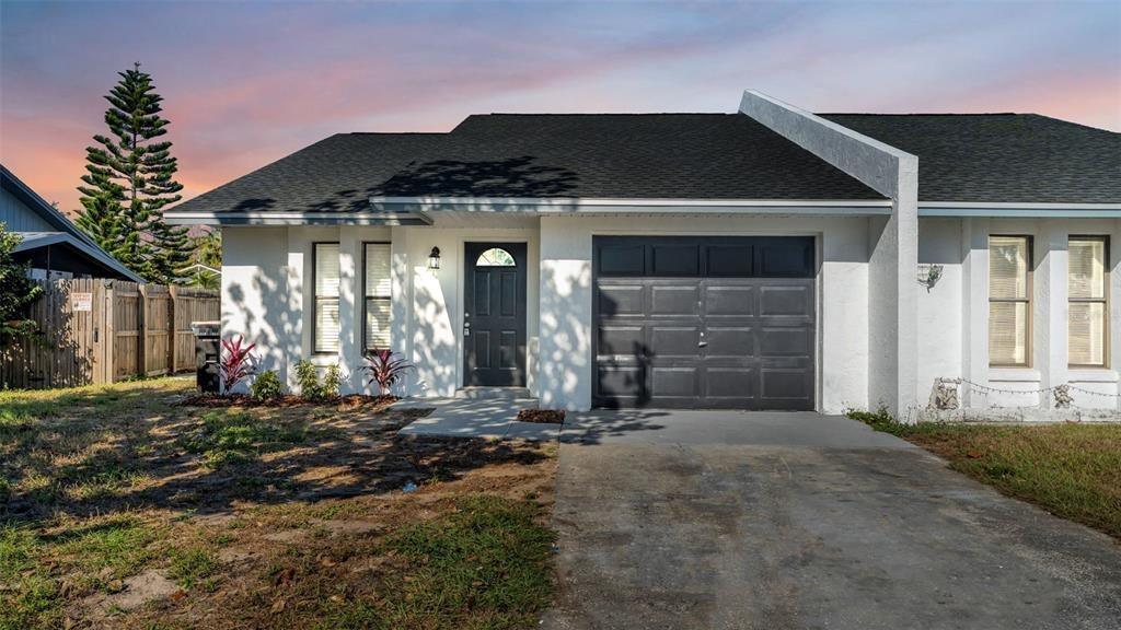 Village Crest Ct, Lakeland, FL 33809