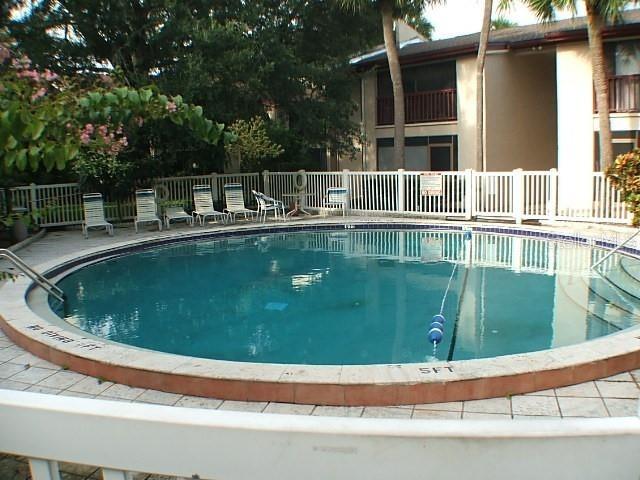 N Lake Dr, Tampa, FL 33614
