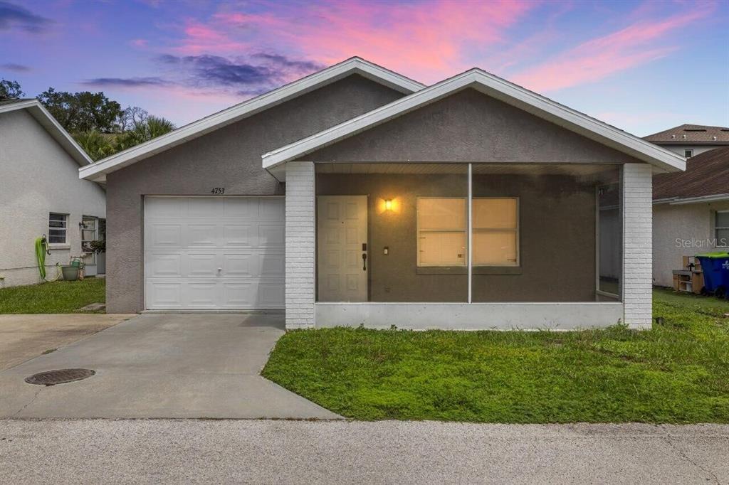 Silver Cir, Zephyrhills, FL 33541