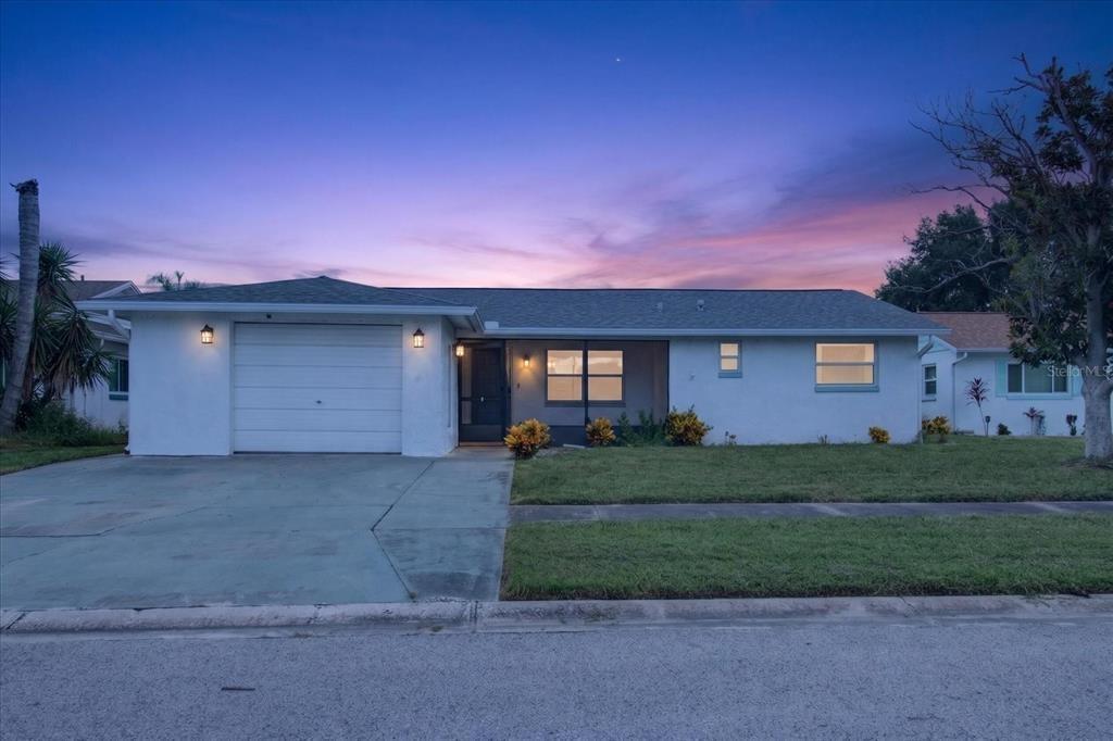 Harrison Dr, Holiday, FL 34691