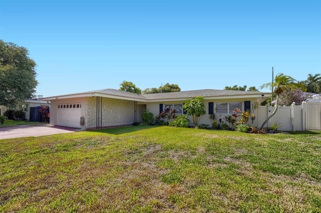 Dominica Dr, Seminole, FL 33776