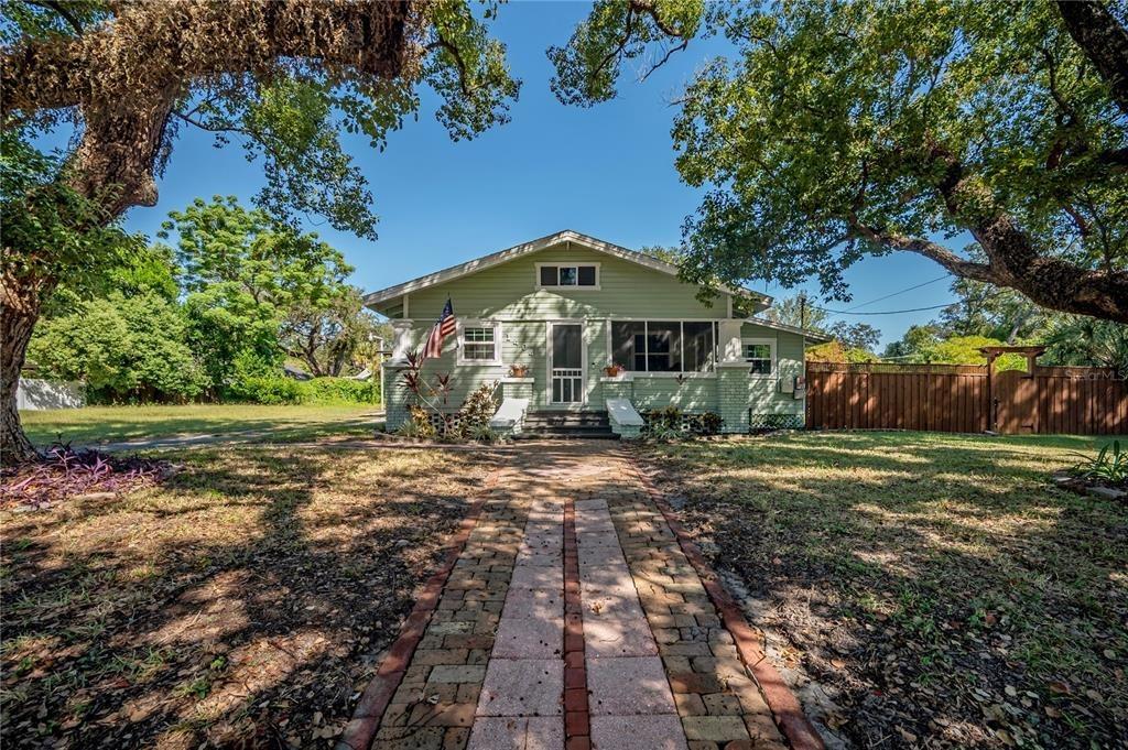 E Cayuga St, Tampa, FL 33603