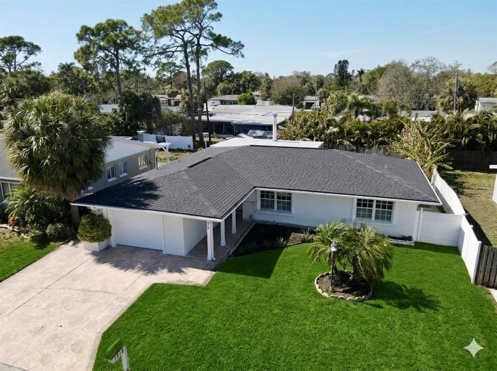 Helena St Ne, Saint Petersburg, FL 33703