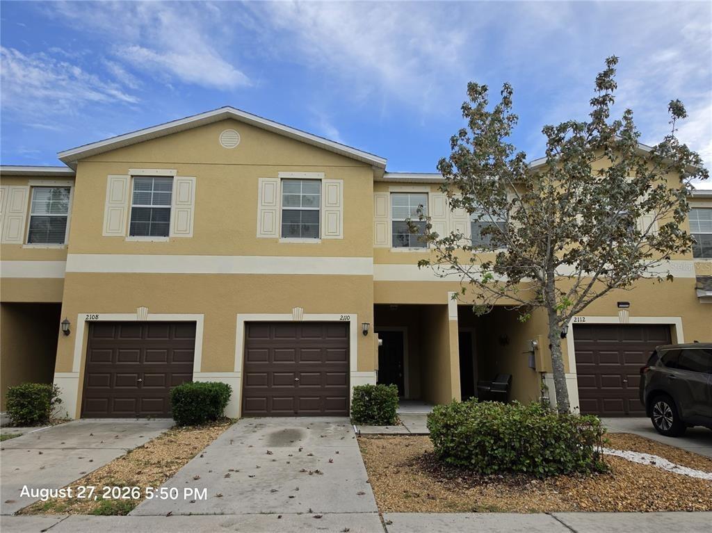 Golden Falcon Dr, Ruskin, FL 33570