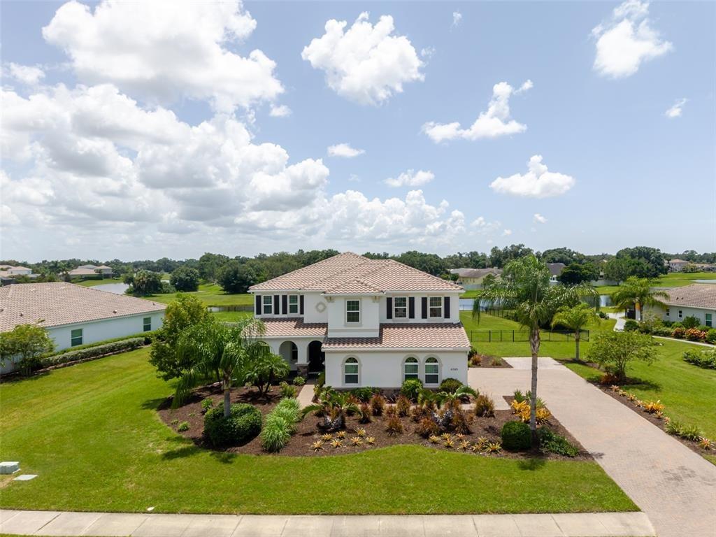 Vasca Dr, Sarasota, FL 34240