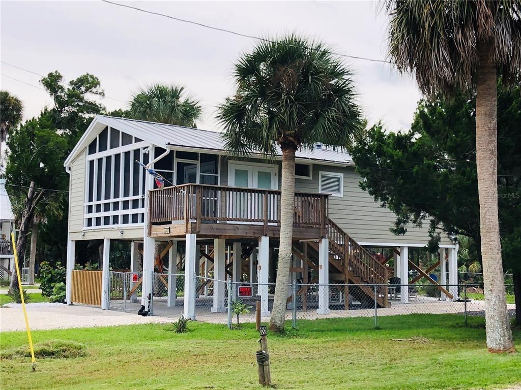 Harbor Dr, Weeki Wachee, FL 34607