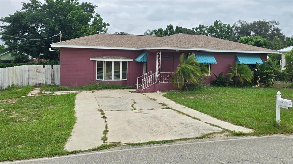 E Walnut St, Avon Park, FL 33825