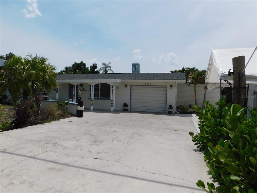 Sandpiper Ln, Nokomis, FL 34275