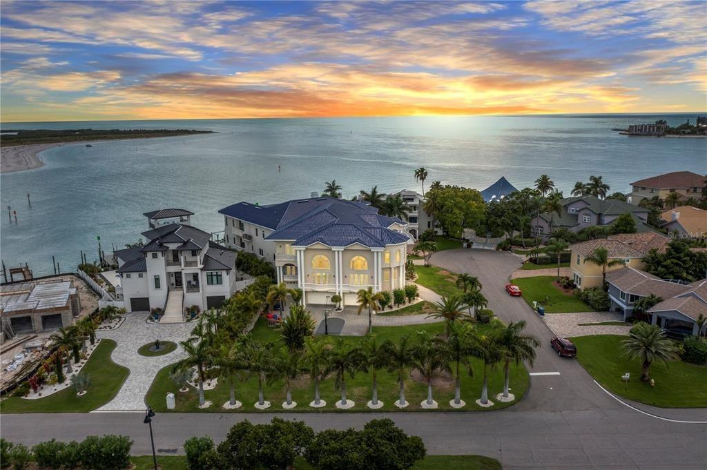 Nina Dr, Saint Petersburg, FL 33715