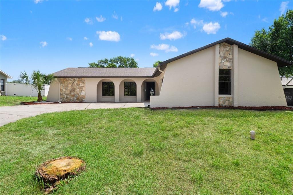 Mentmore Ave, Spring Hill, FL 34606