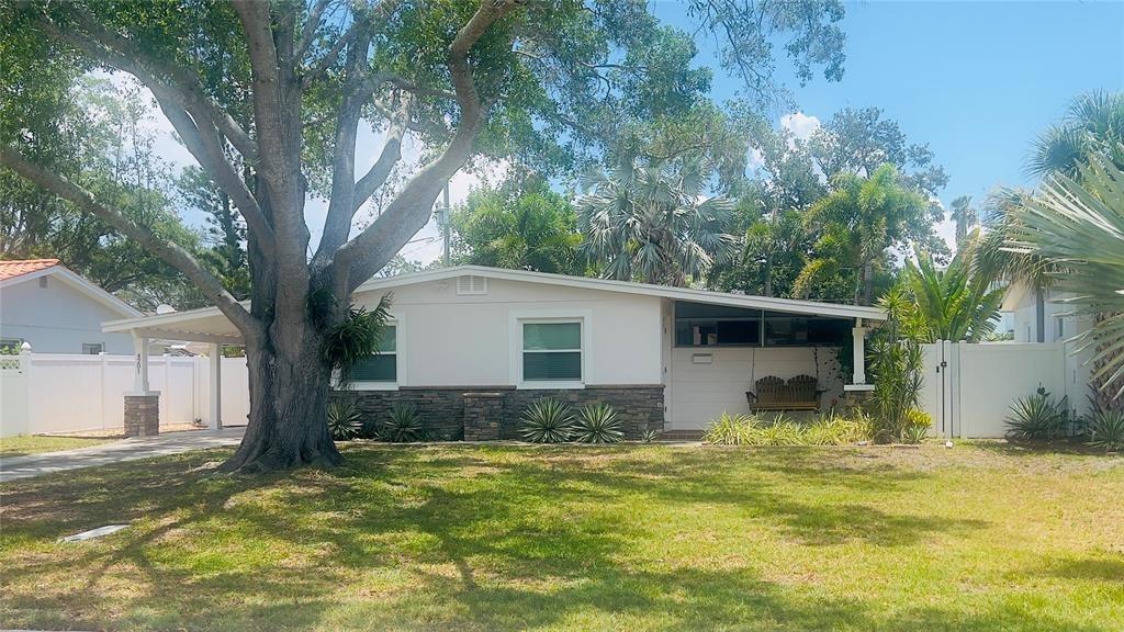 Des Moines St Ne, Saint Petersburg, FL 33703