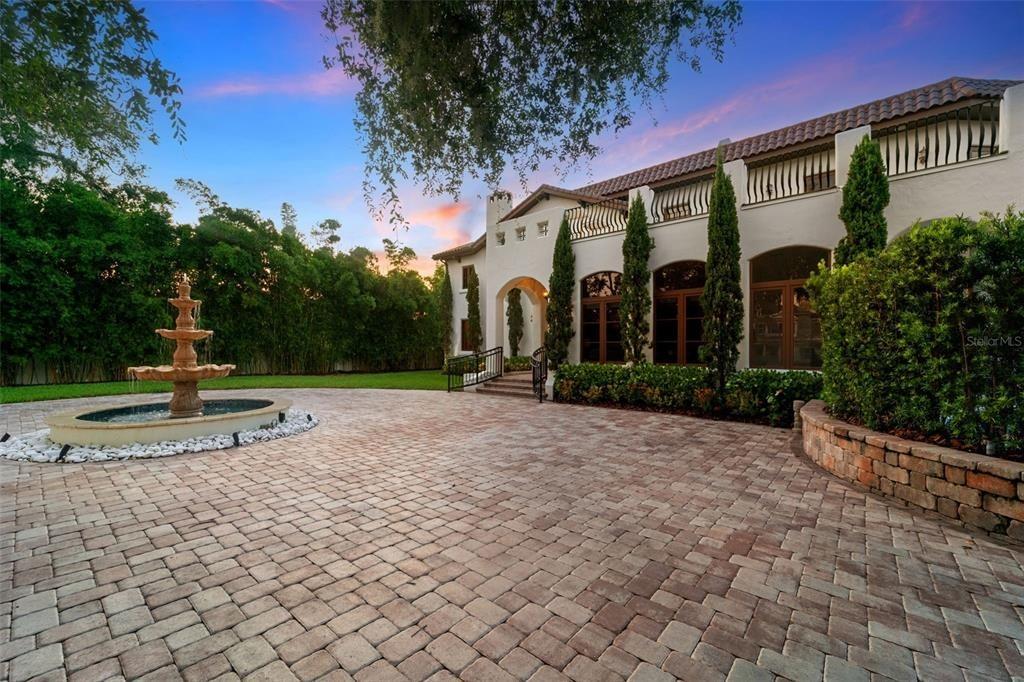 W Swann Ave, Tampa, FL 33609