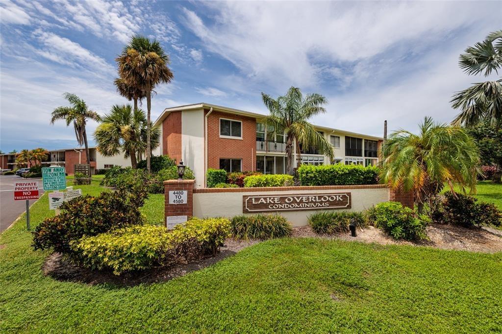 Overlook Dr Ne, Saint Petersburg, FL 33703