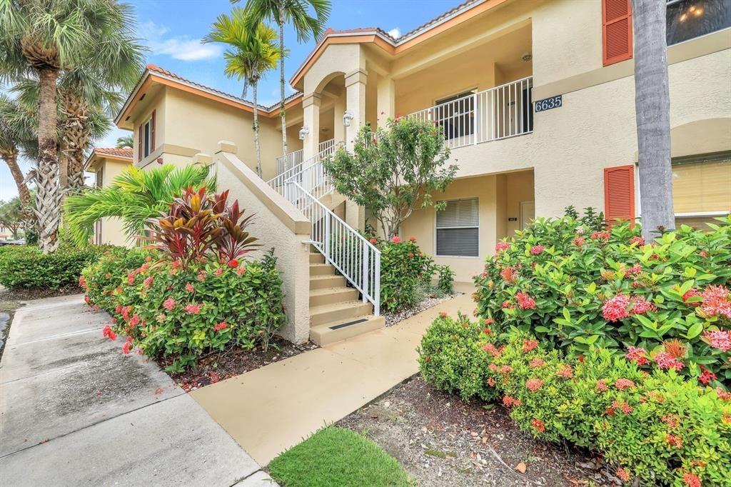 Huntington Lakes Cir, Naples, FL 34119