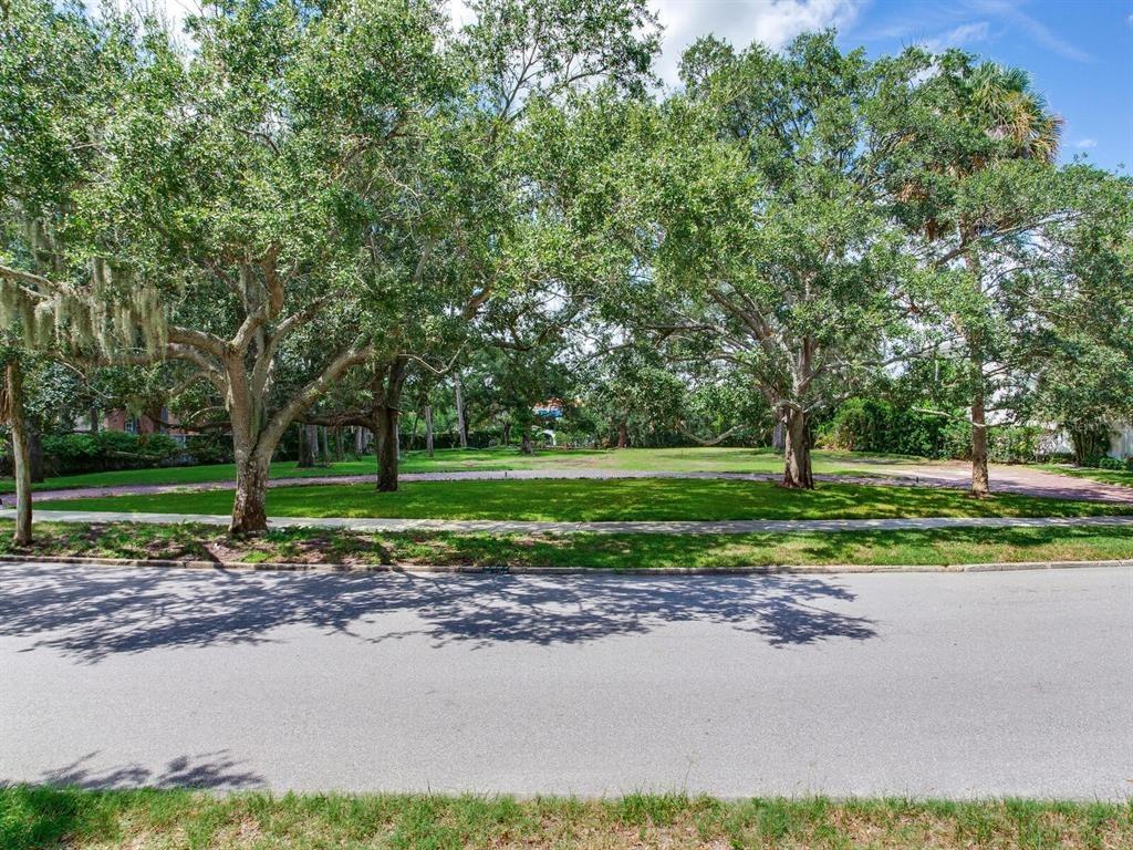 S Shore Crest Cir, Tampa, FL 33609